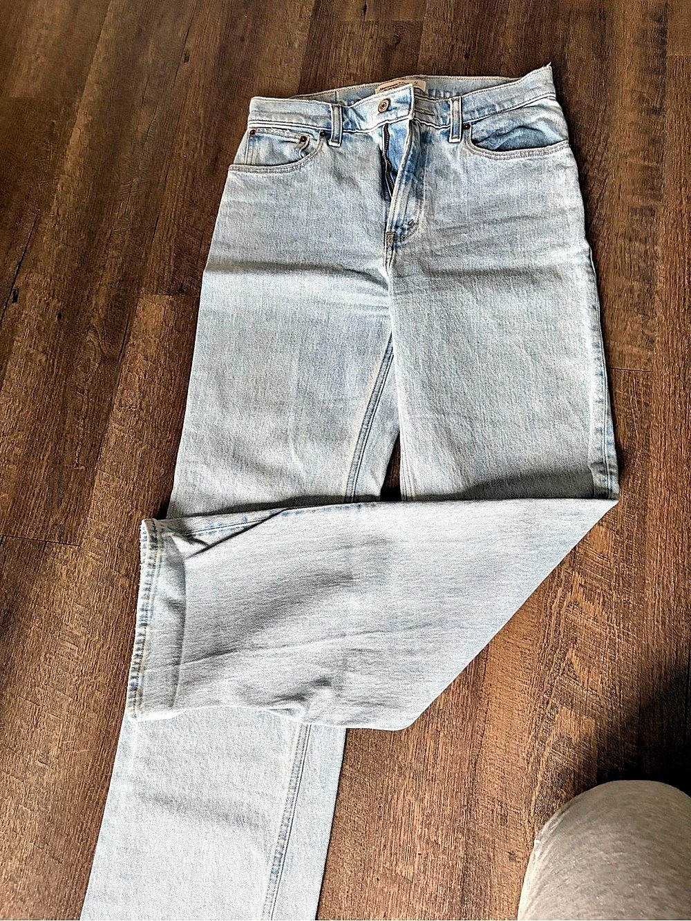 Abercrombie & Fitch The '90s Relaxed Jean High Rise Waist 27 Blue